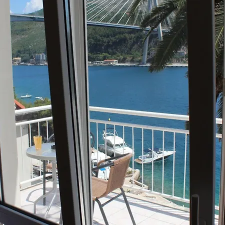 Lozica - With Terrace And Sea View Apartmán *